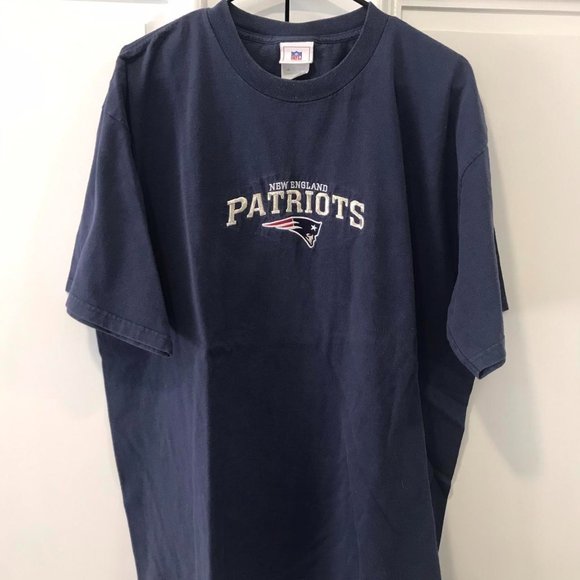 Vintage New England Patriots NFL embroidered Short Sleeve T-Shirt - Picture 3 of 3